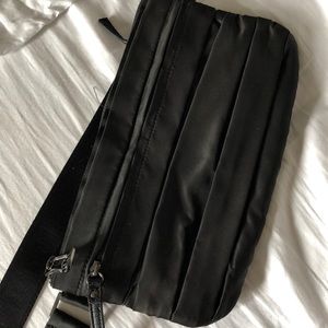 Rare black Lululemon Travel Pooch belt bag!
